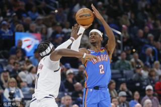 中展现出顽 中展现出顽