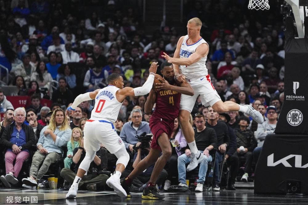 尤其中场球 尤其中场球